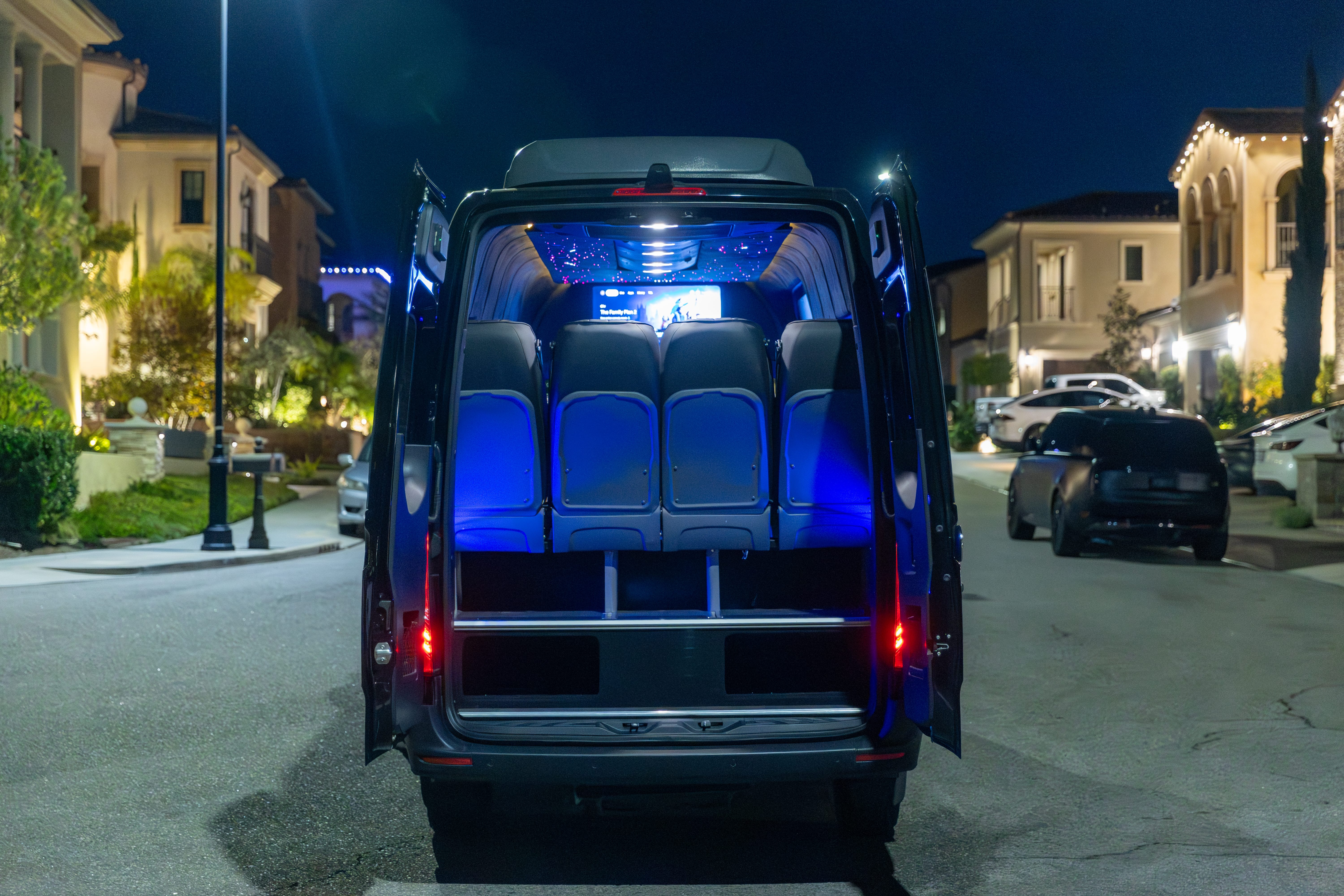 MERCEDEZ-BENZ SPRINTER 2500 14 PASSENGER Image 57